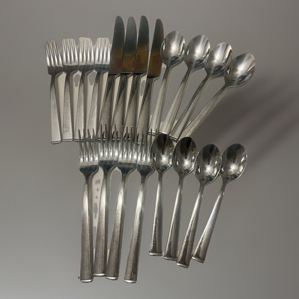 ONEIDA Flatware Set Of (20) Stainless Steel
